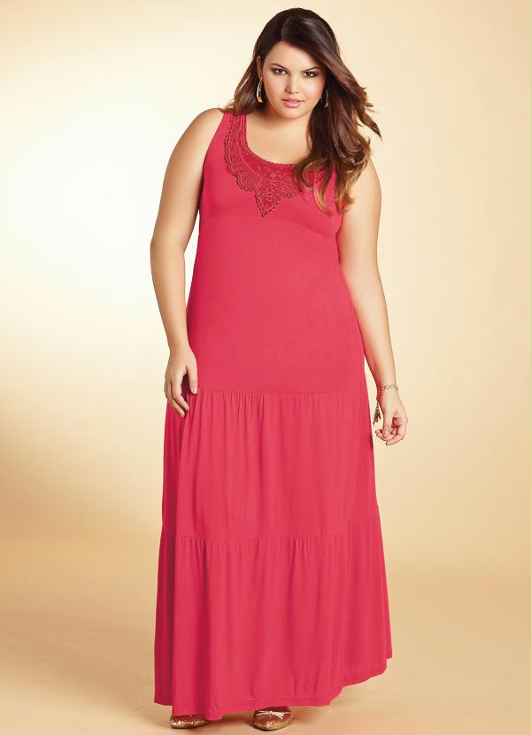 Quintess - Vestido Longo Pink com Detalhes no Decote