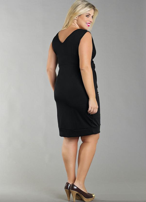 Marguerite - Vestido Plus Size com Drapeados no Busto Preto 5