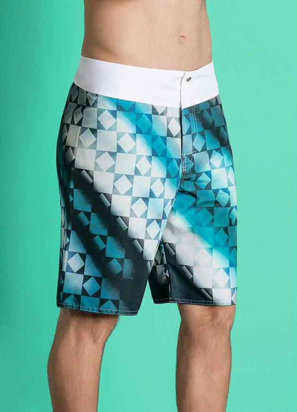 Outlet - Bermuda Masculina Verde e Azul Estampada 1