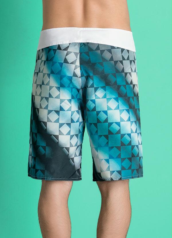 Outlet - Bermuda Masculina Verde e Azul Estampada 2