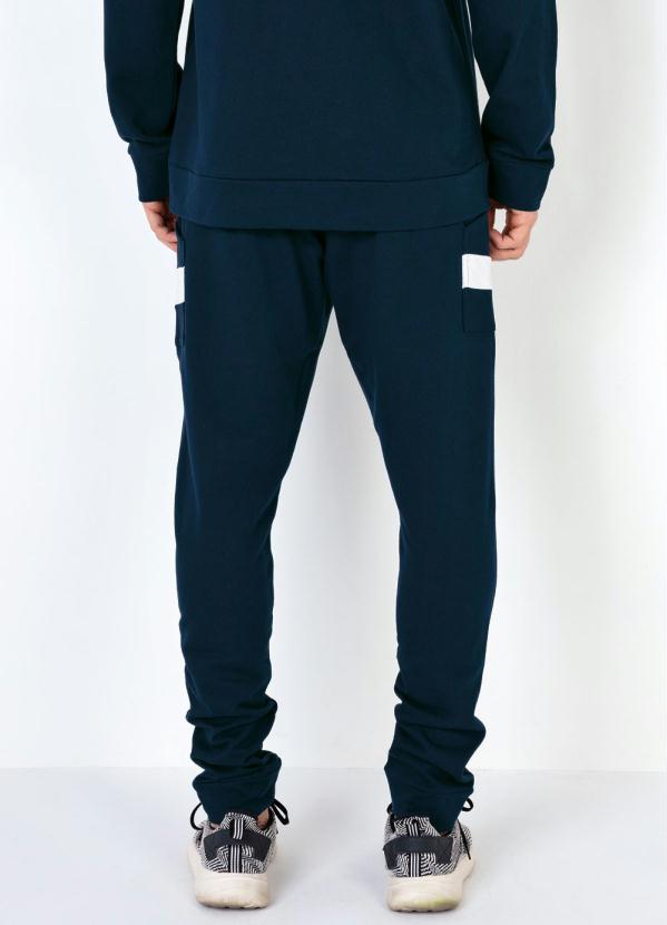 Outlet - Calça Marinho Moletinho com Bolsos Recortados 2