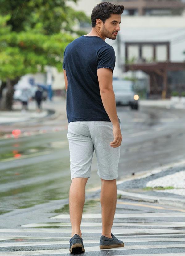 Outlet - Camiseta Masculina com Bolso Estampado Marinho 6