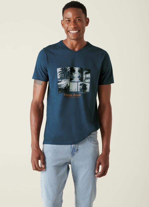 Malwee - Camiseta Azul Escuro Vintage Beach Decote V