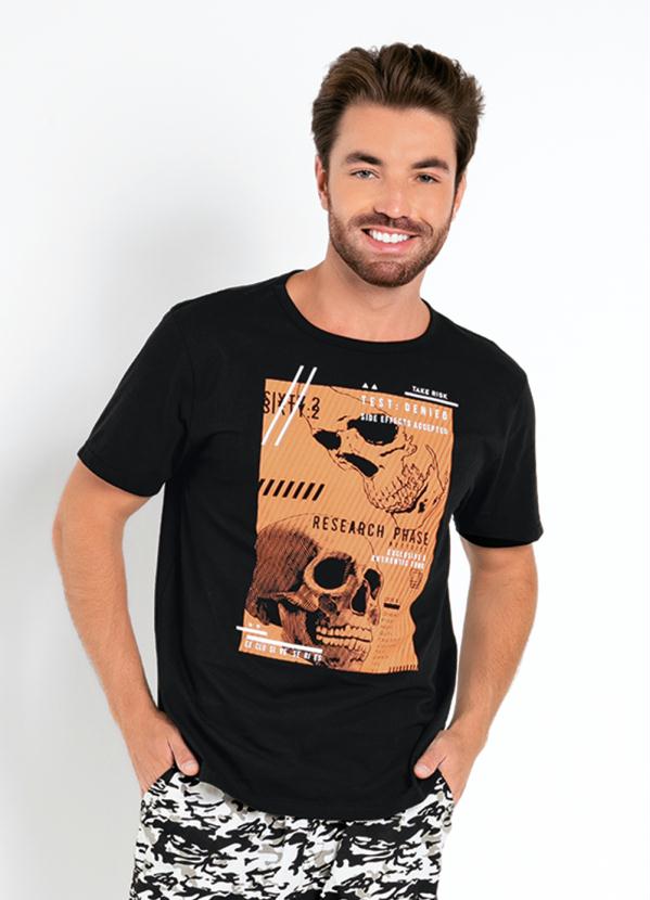 Camiseta Preta Com Estampa Queima De Estoque