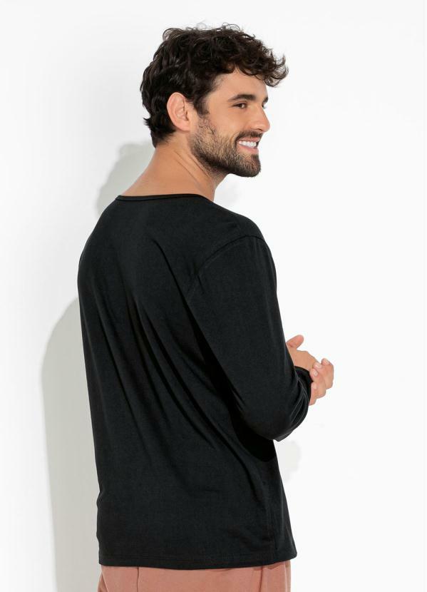Moda Pop - Camiseta Preta com Mangas Longas e Botões 2