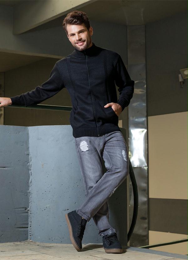 Outlet - Casaco Preto com Bolso Actual