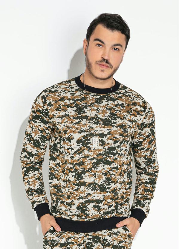 Moda Pop - Casaco Camuflada com Punho