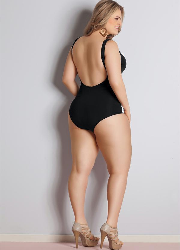 Quintess - Maiô Floral Plus Size Preto e Branco 5