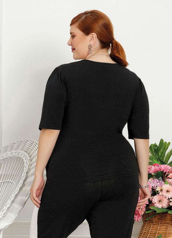 Mink - Blusa Plus Size Preta com Mangas 3/4 Bufantes 2