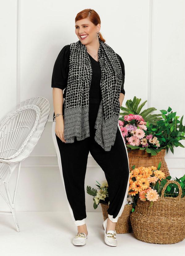 Mink - Blusa Plus Size Preta com Mangas 3/4 Bufantes 7