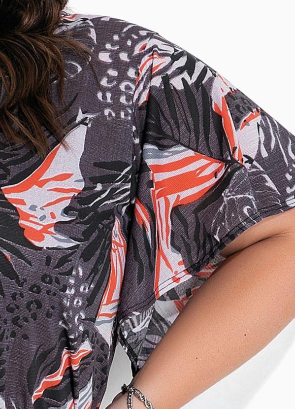 Marguerite - Blusa Animal Print Cinza com Mangas Plus Size 3