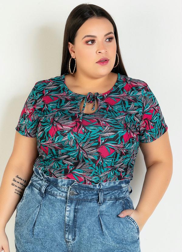 Blusa Plus Size Com Pregas no Decote Verde