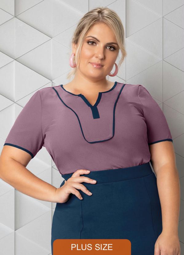 Malwee Plus - Blusa Lilás Escuro em Crepe com Fenda