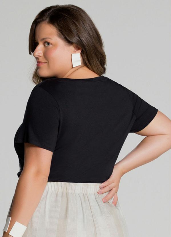 Lunender Mais Mulher - Blusa Plus Size Bordado Coqueiros Preto 2