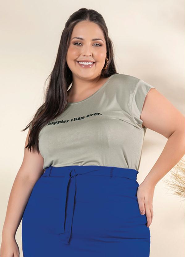 Mink - Blusa Plus Size Off White em Muscle Tee
