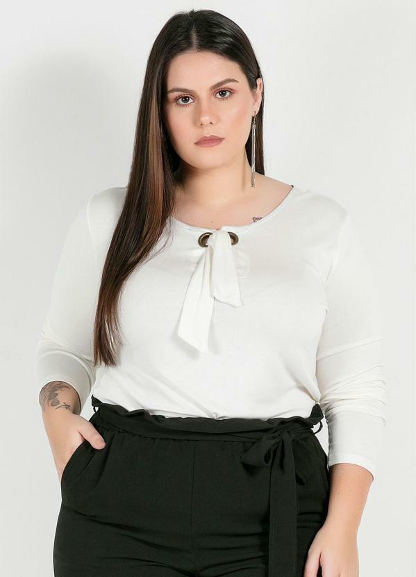 Mink - Blusa Plus Size BegeCom Detalhe de Amarração