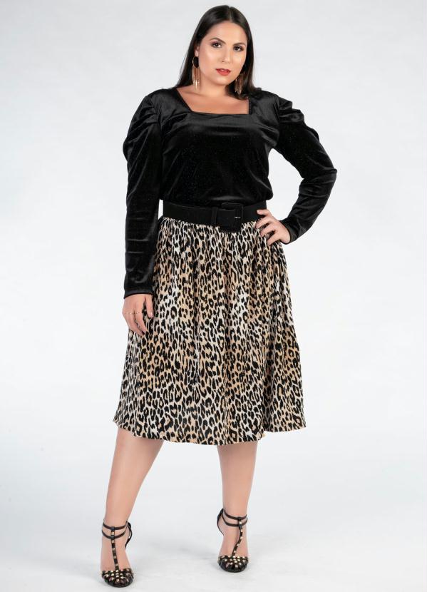 Blusa Plus Size Preta Com Decote Quadrado Mink