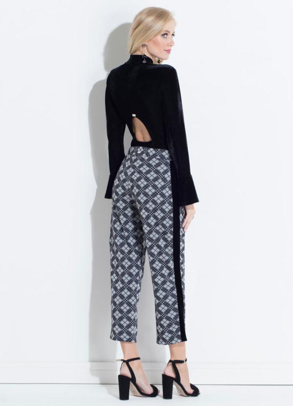 Quintess - Body em Veludo Preto com Vazado Costas Quintess 4