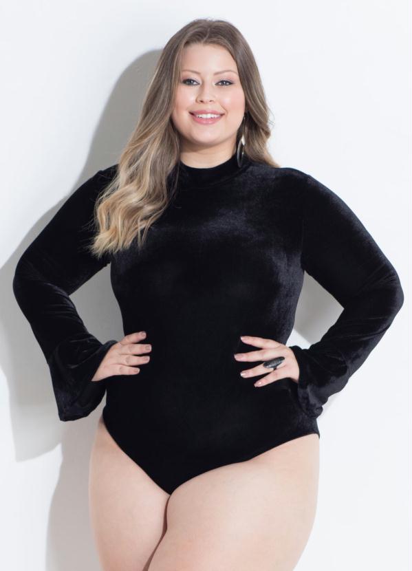 Quintess - Body em Veludo Preto com Vazado Costas Quintess 9