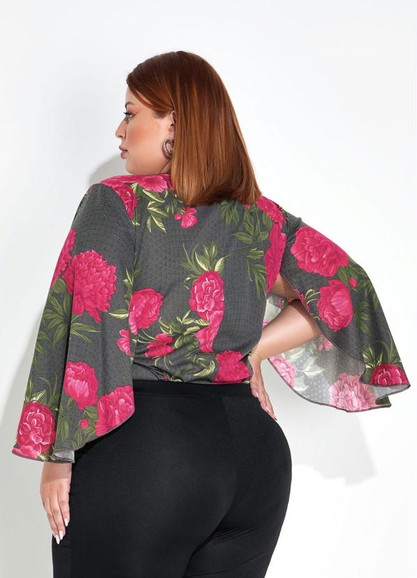 Marguerite - Body Floral Preto com Transpasse Plus Size 2