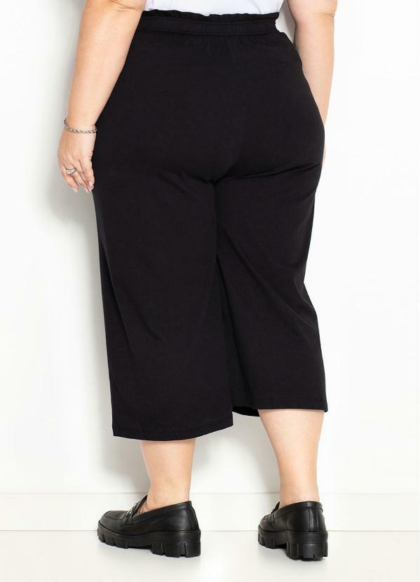 Marguerite - Calça Preta com Filetes Plus Size 2