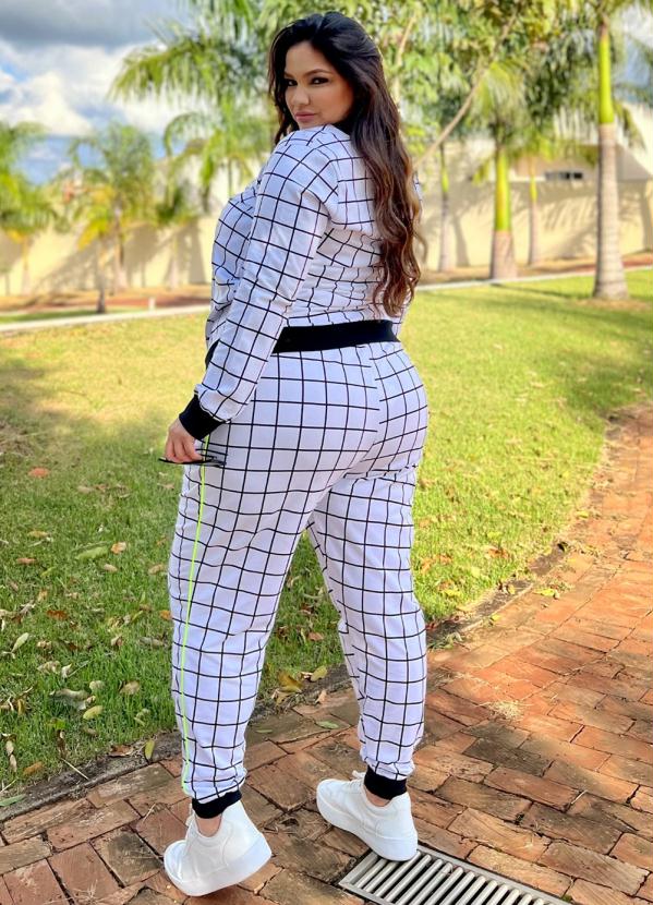 Marguerite - Calça Xadrez Branco com Filete Neon Plus Size 2