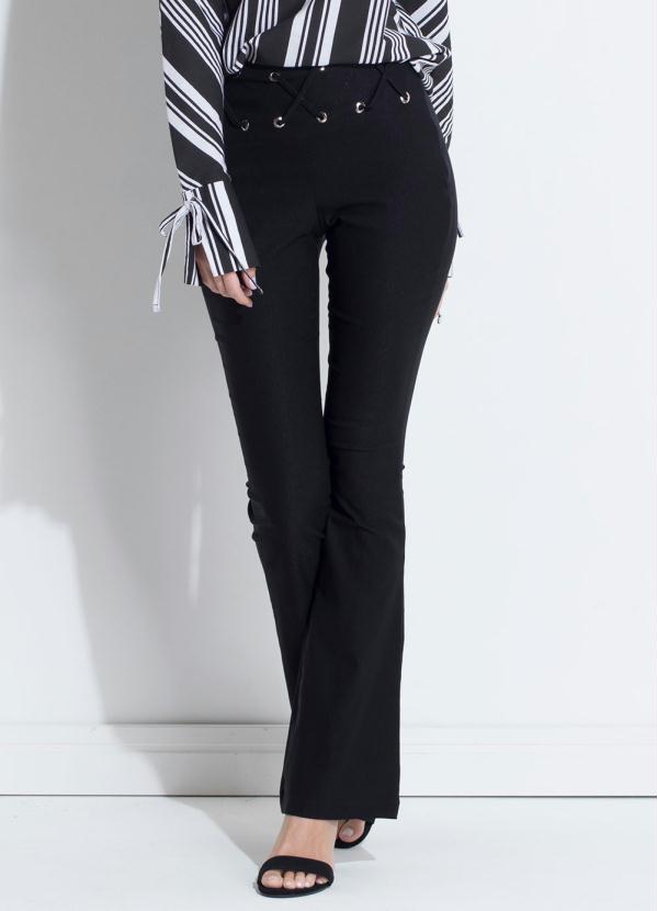 Quintess - Calça Flare Preta Quintess com Tiras na Cintura