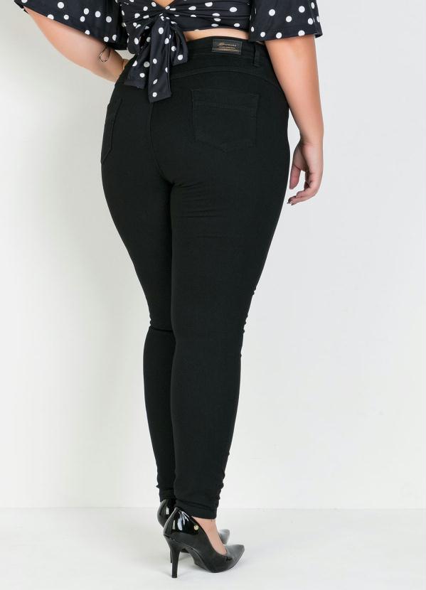 calça sarja preta plus size