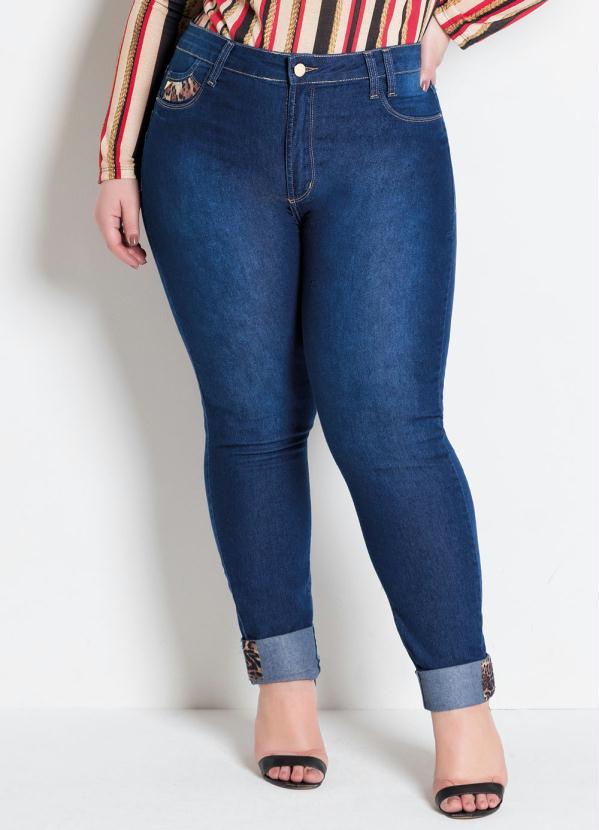 calça cigarrete plus size jeans com detalhe onça sawary jeans