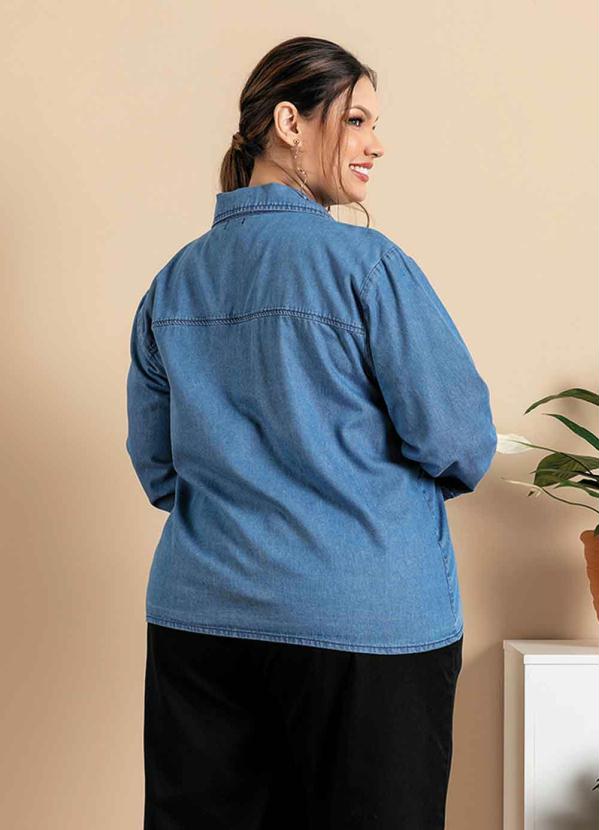Mink - Camisa Jeans Plus Size Azul com Botões 2