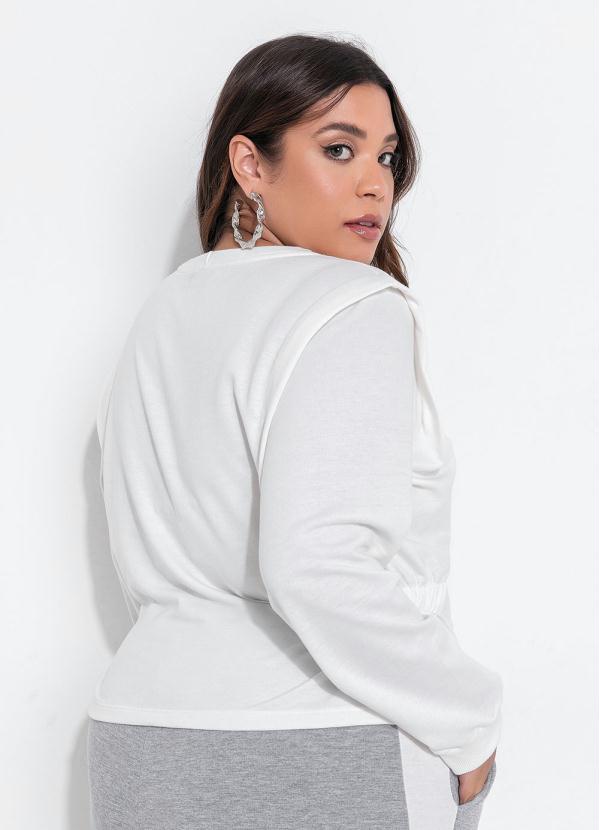 Outlet - Casaco Plus Size Off White com Muscle Tee 2