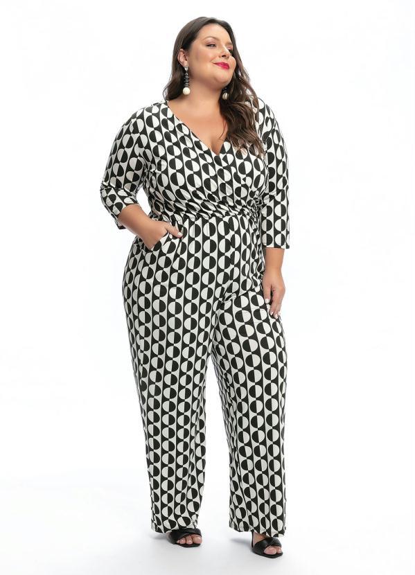 Mink - Macacão Plus Size Geométrico com Elástico