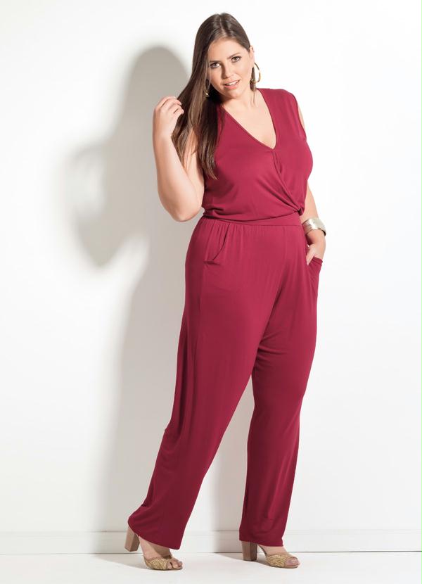 Quintess - Macacão Quintess Bordô com Decote V Plus Size