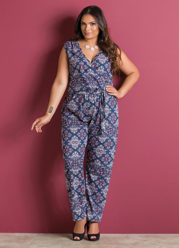 Marguerite - Macacão Transpassado Estampa Vitral Plus Size