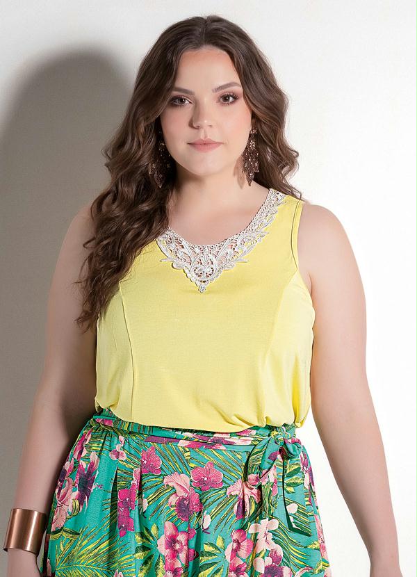 Quintess - Regata Amarela e Decote com Renda Plus Size