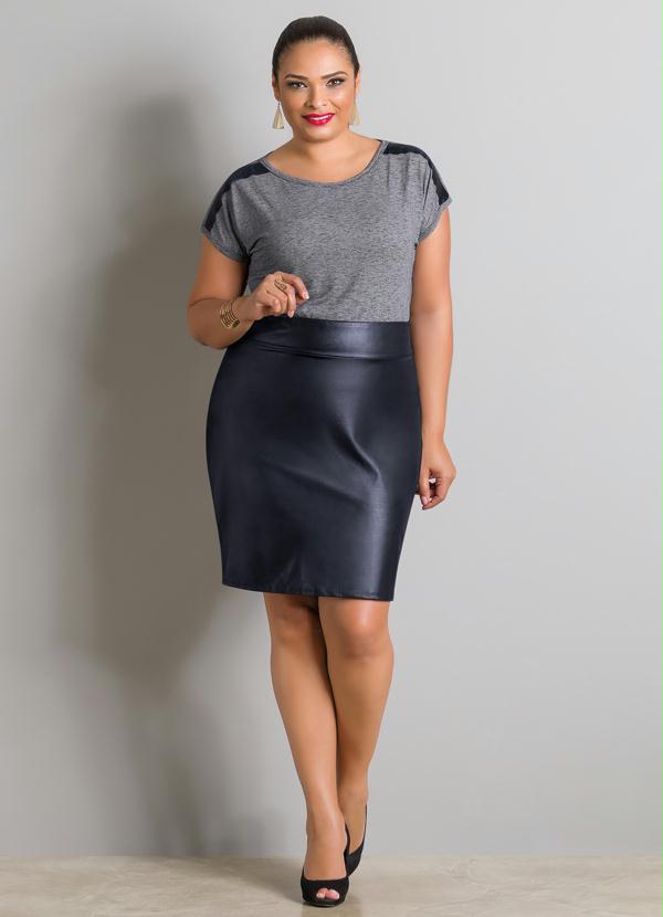 Marguerite - Saia Evasê Cintura Alta Preta Plus Size 3