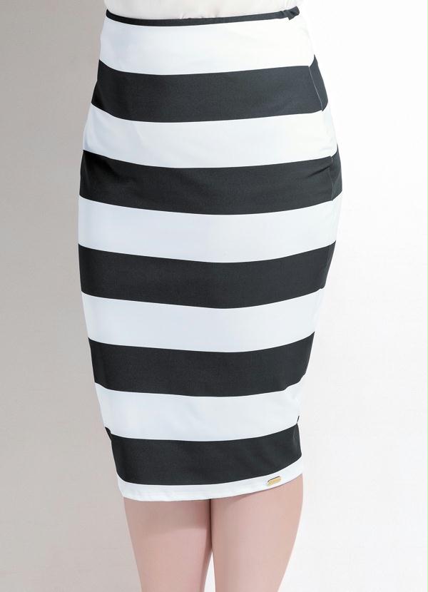 Quintess - Saia Midi Listrada Branca e Preta Plus Size 4