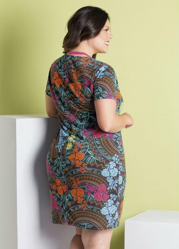 Marguerite - Vestido Curto Floral Escuro Plus Size Marguerite 2