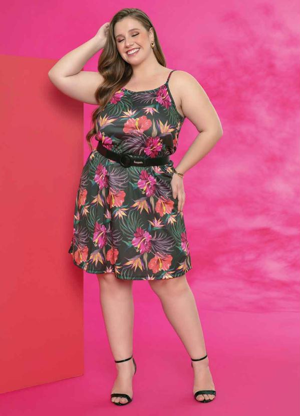 Vestido Floral Preto Com Saia Ampla Plus Size Marguerite