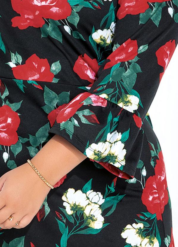 Marguerite - Vestido Floral Preto com Babados Plus Size 3