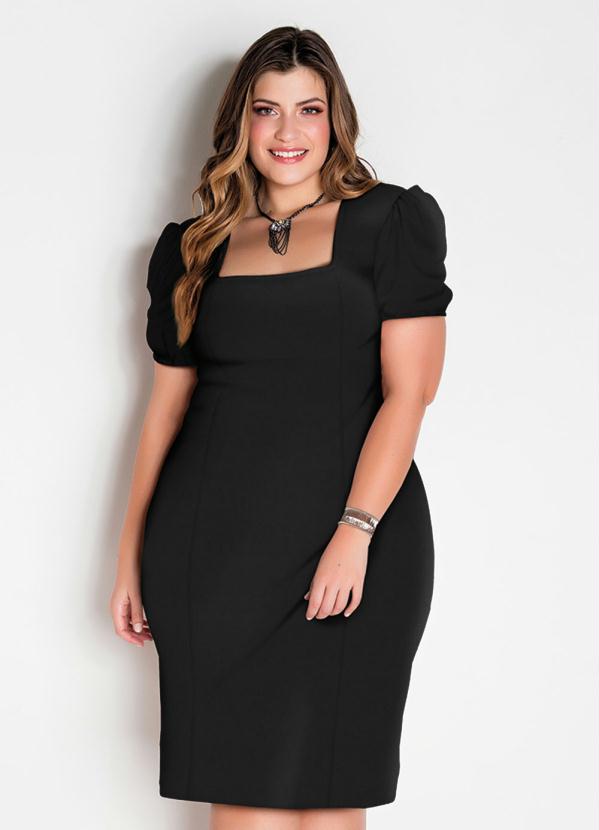 Vestido Preto Plus Size Com Mangas Princesa Marguerite