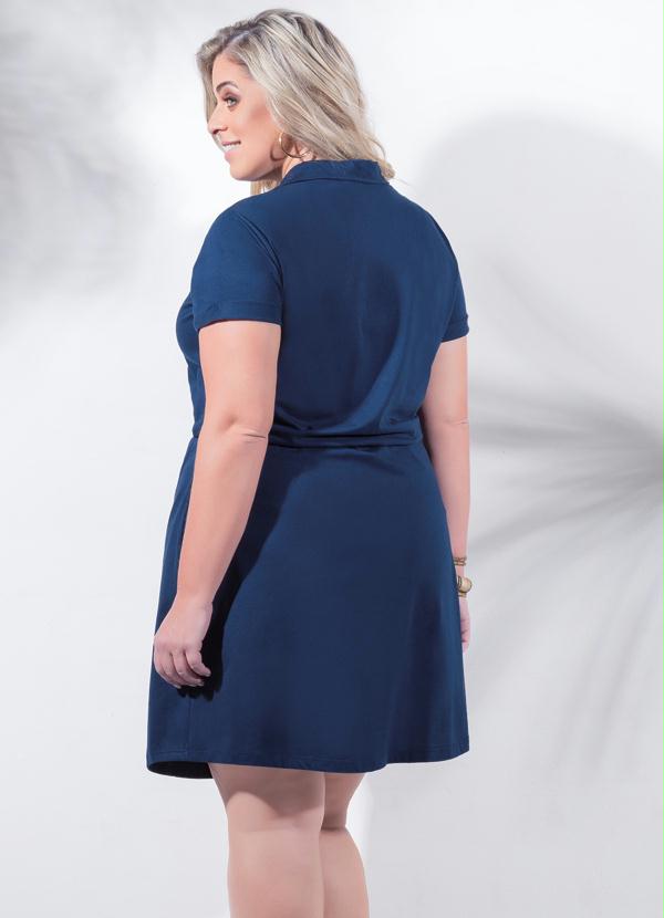 Marguerite - Vestido Marinho com Botões Plus Size 2