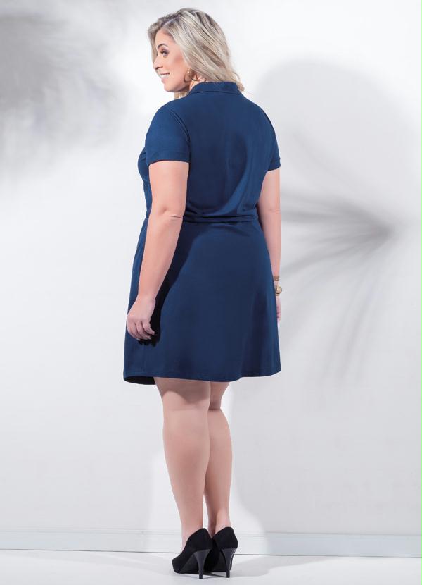 Marguerite - Vestido Marinho com Botões Plus Size 5