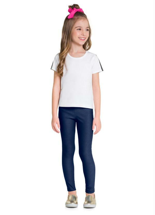 menina de calça leg